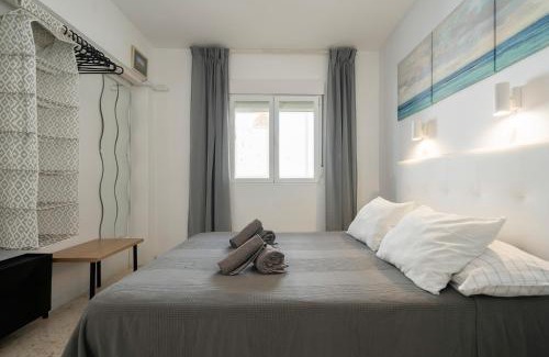 Cadiz Apartment | Cádiz Beach & Kids - free parking - sea views