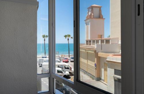 Cadiz Apartment | Cádiz Beach & Kids - free parking - sea views