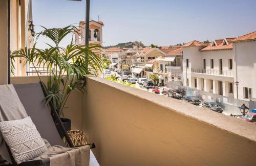 Lixouri Apartment | Cássia Suite in Kefalonia with Balcony Nomāde Agora
