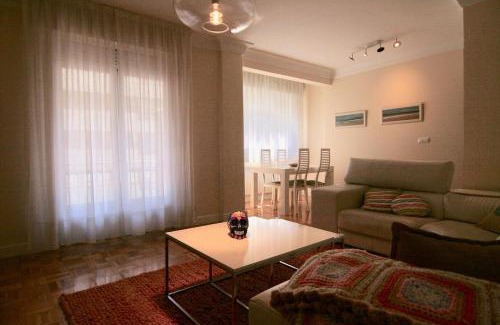 Vigo Apartment | Cómodo y amplio apto en Camelias para cuatro