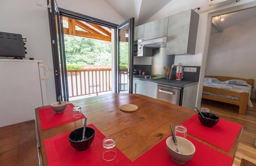 Leon House | Côté Jardin - Leon - Gîte