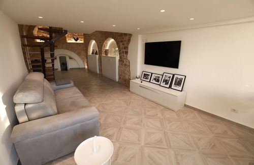 Assisi House | C' ERA UNA VOLTA