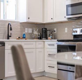 Lafayette House | C'est Bon House/2 KING Beds*Cajun Luxury*Coffee