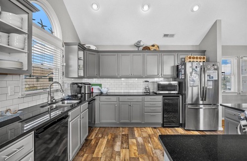 Ocean Hill House | C1256 Modern! Heated Saltwater Pool! Hot Tub! Great Location!