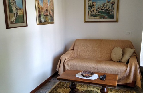 Mogliano Veneto Apartment | Cà 3 ARCHI Cozy Apartment: Lovely for relaxing 20 minutes away from Venice!