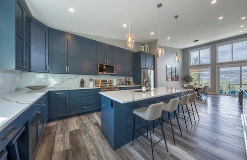 East Kootenay House | Fairmont Peak Cabin | Pet Friendly | Pool Table