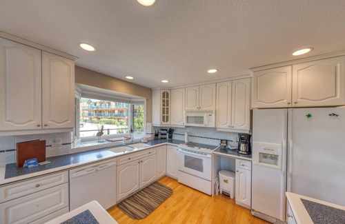 East Kootenay House | Marble Canyon 3 Bedroom Townhome: Unit 201P2