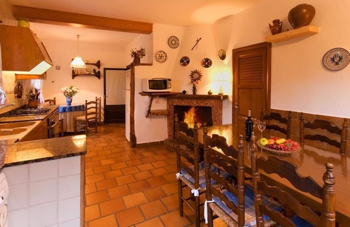 Pollensa Ski Chalet | Ca'n bou petit* Mallorquin farmhouse. Very quiet. Close to all sites.AACC .Wifi