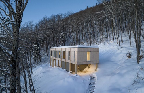 Petite-Riviere-Saint-Francois House | Tree house Chez Leon
