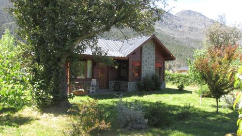 Lago Puelo Ski Chalet | Cabañas Peñi Huen