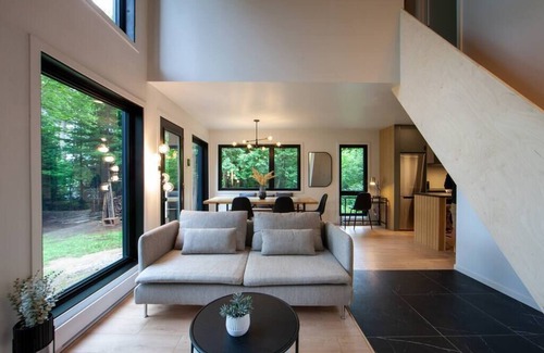 Nominingue House | Caban moderne, au bord du lac noir !