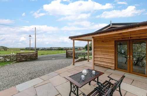 Talybont House | Caban y Gader - Cader Queen