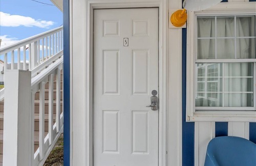 Crescent Beach Apartment | Cabana Beach 5 3BR Condo Just Steps from the Ocean
