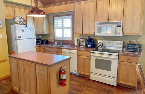 Ocracoke Condo | Cabana IV: Perfect getaway for two that offers a shared pool.