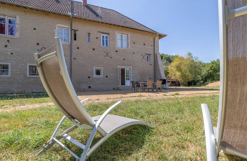 Lugny House | CABANA & Le Gîte du Château - Proche Mâcon