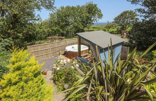 Cylch-Y-Garn Cottage | Cabin ∙ 1 bedroom ∙ 2 guests