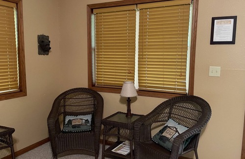 Manchester Cabin | Cabin #1 - Lake’s End Cabin Resort - relaxing family atmosphere!