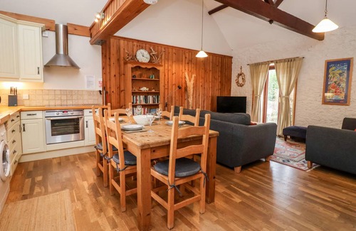 Rousdon Cottage | Cabin ∙ 2 bedrooms ∙ 4 guests
