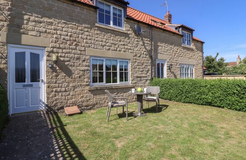 Helmsley Cottage | Cabin ∙ 2 bedrooms ∙ 4 guests