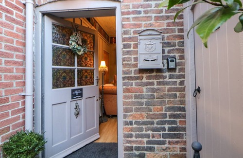 Ashbourne Cottage | Cabin ∙ 2 bedrooms ∙ 3 guests