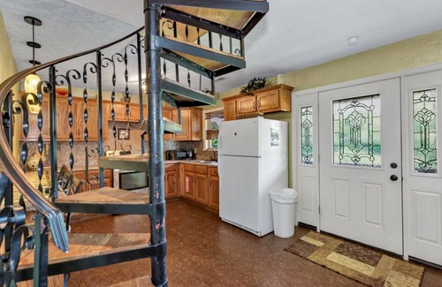 Langston Cabin | Cabin #3 - Fisherman's Landing/4 Bedroom Fishing Cabin w/Covered Boat Shelter