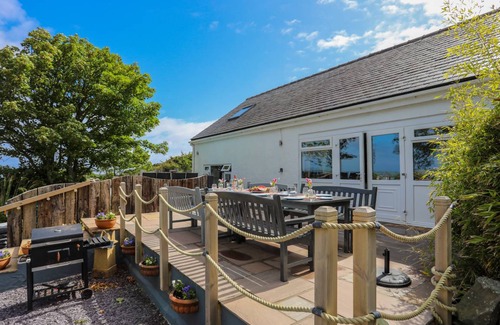 Cylch-Y-Garn Cottage | Cabin ∙ 5 bedrooms ∙ 11 guests