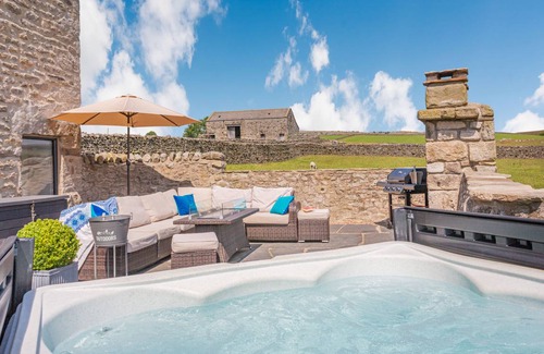 Settle Cottage | Cabin ∙ 5 bedrooms ∙ 12 guests