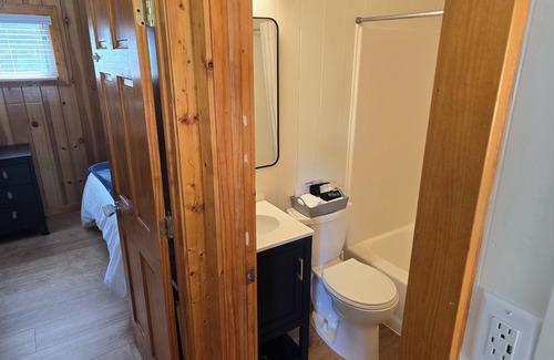 Lake Ann Cabin | Cabin #6- Sleeping Bear Resort