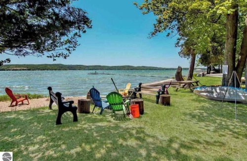 Honor Cottage | Cabin #7-near Interlochen, Crystal Mtn, Traverse