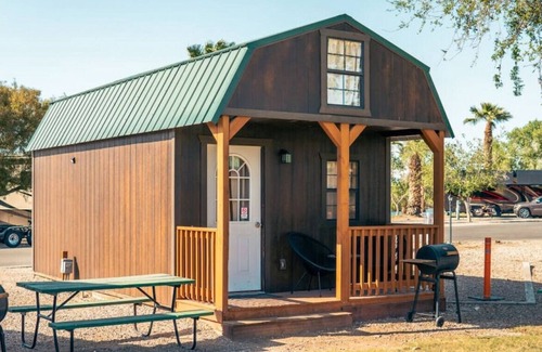 Ehrenberg Cabin | Cabin 9 - Deluxe Family Cabin