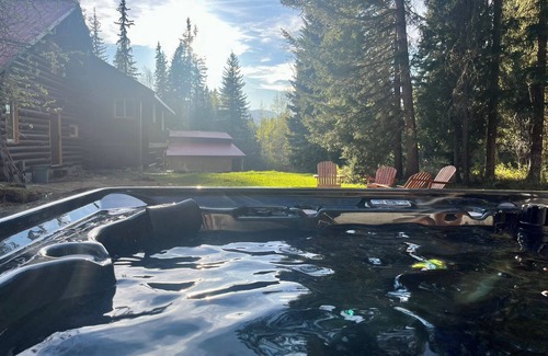 Golden House | Cabin | Bonus Games Barn | Hot Tub | Theatre