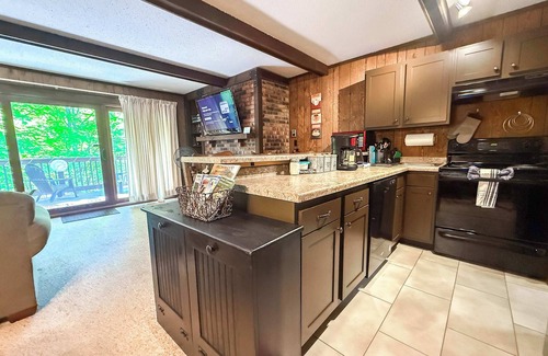 Bessemer Cabin | Cabin Fevers 1 ~ Pet Friendly & Close to Trails!