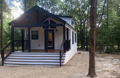 Dogwood Cabin | Cabin in the piney woods of East Texas, near lakes and state parks