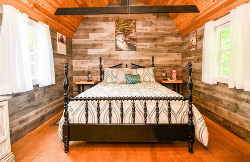 Woodview Cabin | Cabin in The Woods at Northern Retreat