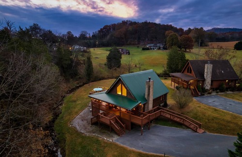 Sevierville Cabin | Cabin On A Creek! 2mi To Dolly, Pickleball & More!