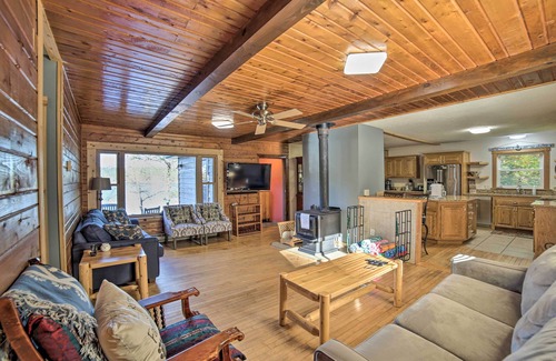 Wetmore Cabin | Cabin on Powell Lake w/On-Site Snowmobile Trails!