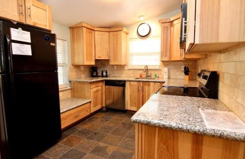New Braunfels Apartment | Cabin on the Hill
