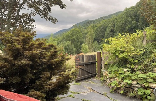 Arrien-en-Bethmale Cabin | Cabin 'Petit Bouddha' with Mountain View, Private Pool and Private Terrace