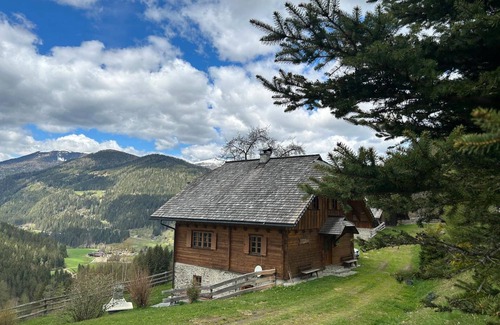 Metnitz Cabin | Cabin 'Preisöxlhütte' with Mountain View, Private Terrace and Wi-Fi