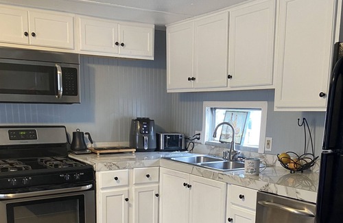 Lancaster Cabin | Cabin Style one bed room w/parking