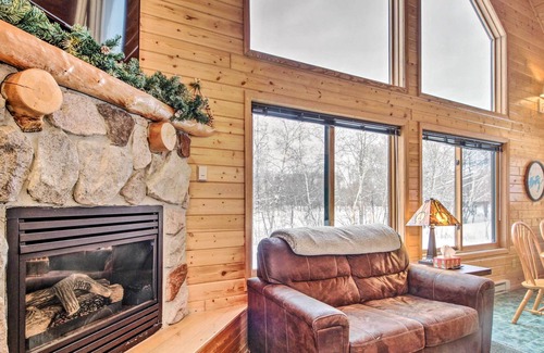 Pequot Lakes Cabin | Cabin w/ Fireplace < 1 Mile to Lakes + Golf