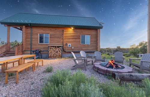 Alton Cabin | Cabin w/Views Near Zion & Bryce