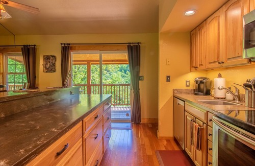 Cherokee Cabin | Cabin with River View located between Cherokee & Bryson City, 5 miles to casino!