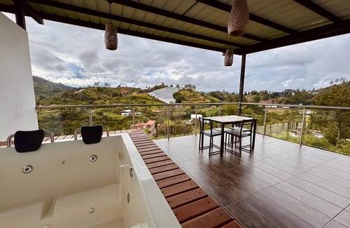 El Penol Ski Chalet | CABINS WITH BEAUTIFUL VIEWS, WITH JACUZZI GUATAPE