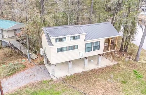 Jefferson House | Caddo Lake Retreat & Boat Ramp