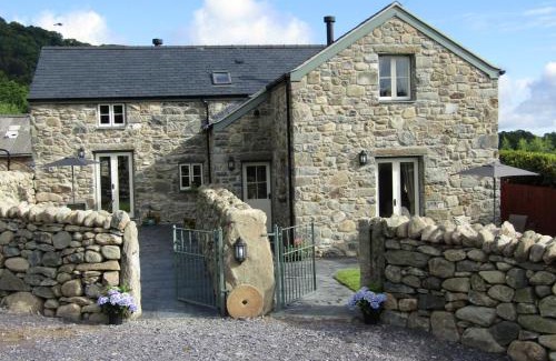 Rowen House | Cae Bach