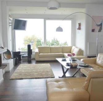 Chalcis Bed & Breakfast | Caecilia & Lawrence Villa
