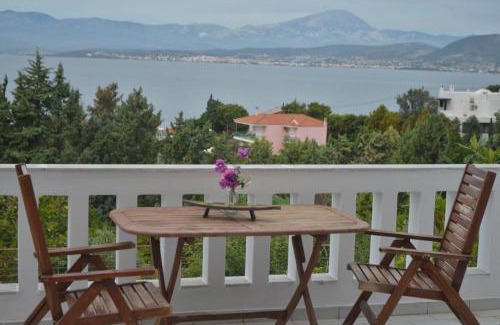 Chalcis Bed & Breakfast | Caecilia & Lawrence Villa