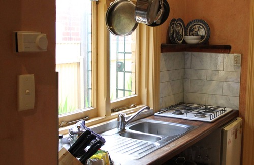 North Adelaide Cottage | Cafe Spa Suite 1 bedroom