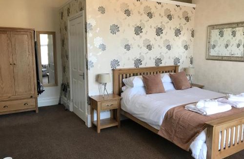 Hele Bed & Breakfast | Cairn House